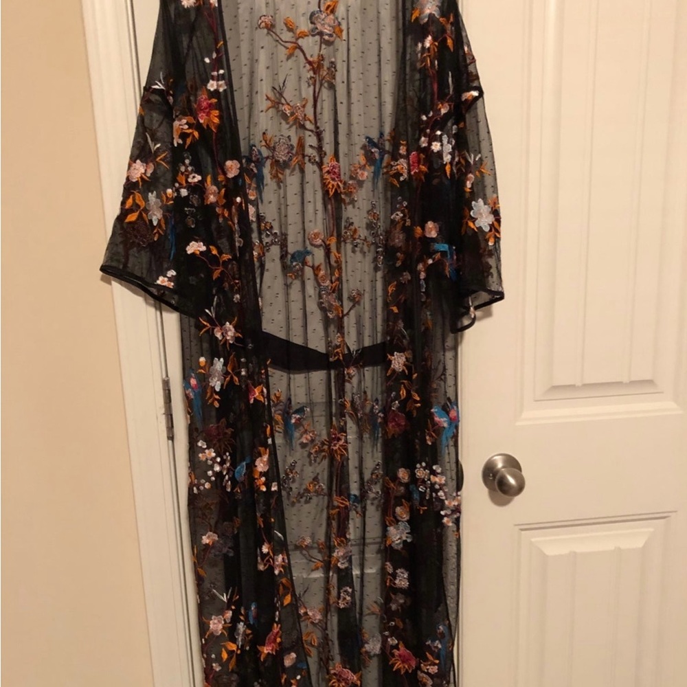 Beautiful Embroidered Robe - Picture 2 of 8